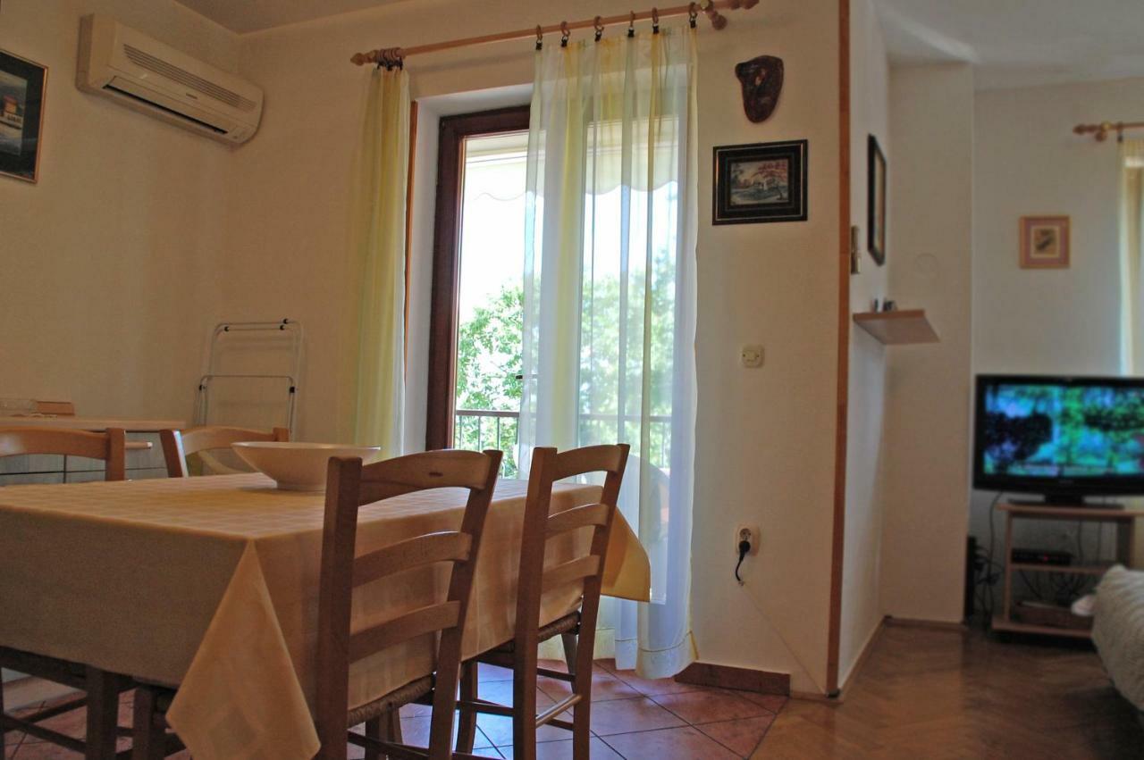 Apartment Branko With Free Parking Ičići Εξωτερικό φωτογραφία